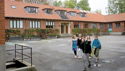 Karlebo Skole skolegård